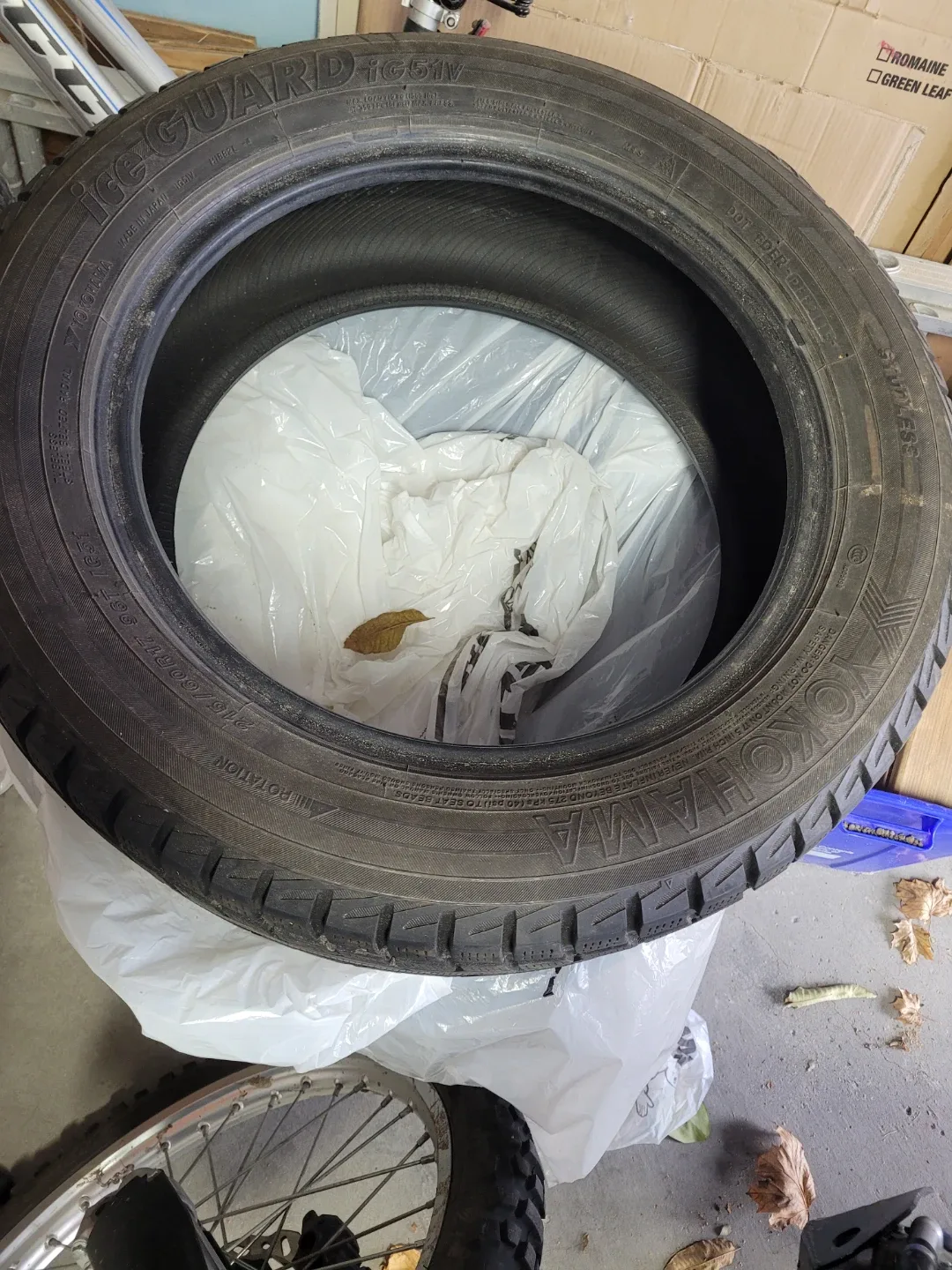 Yokohama IceGuard G51V Tire 215/60R17