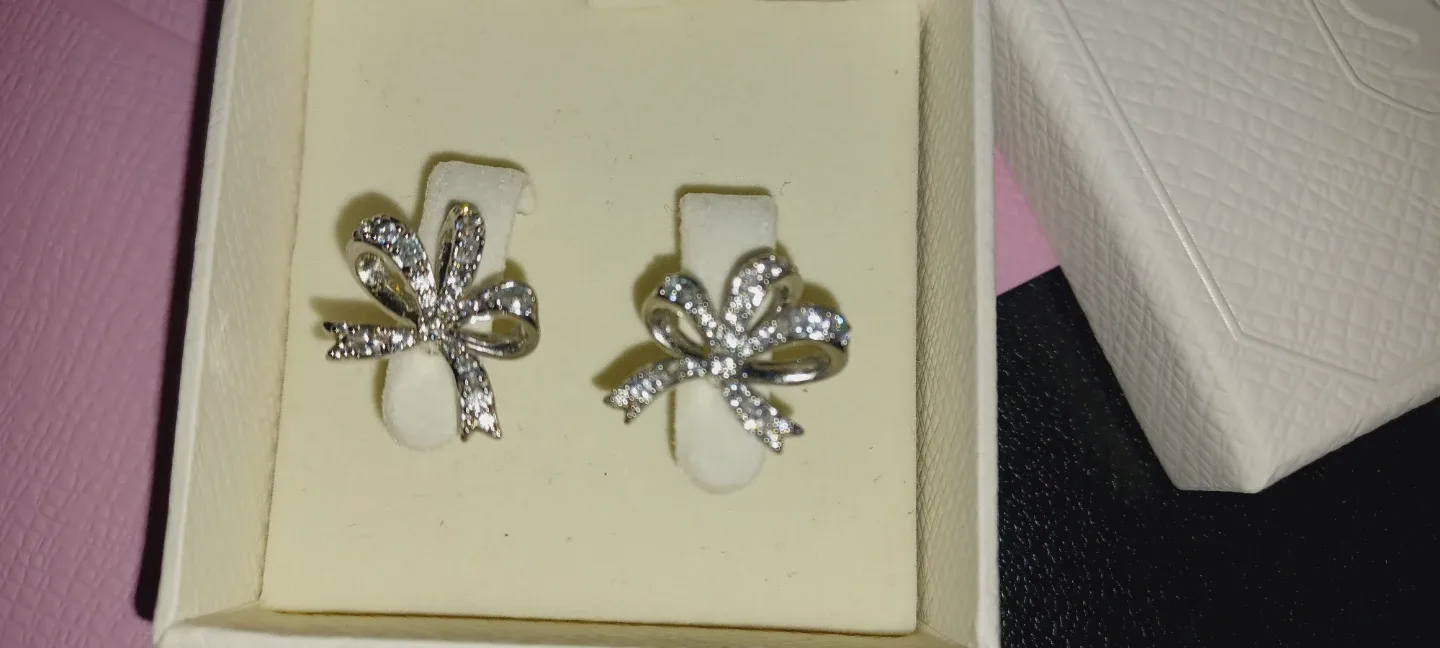 Swarovski Silver Ribbon Earrings image indicator(2)