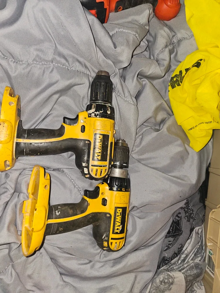 DeWalt Cordless Drill Set thumbnail
