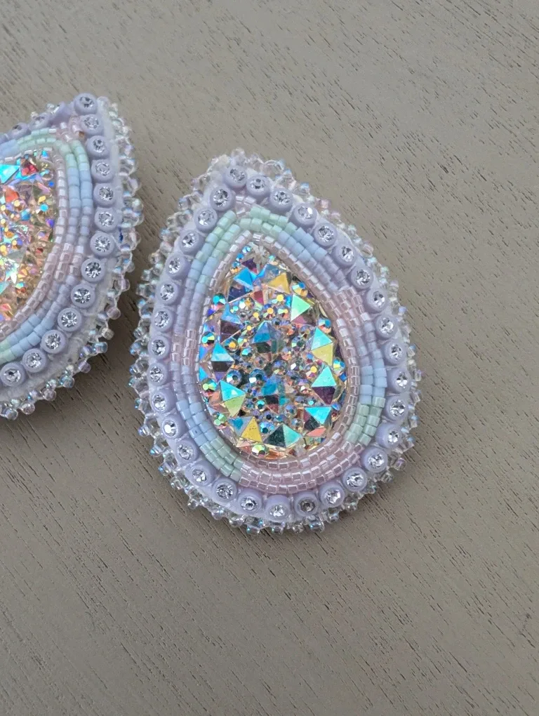 Handmade Beaded Teardrop Earrings image indicator(2)