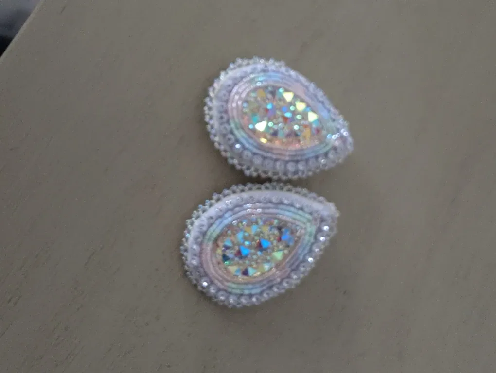 Handmade Beaded Teardrop Earrings image indicator(4)