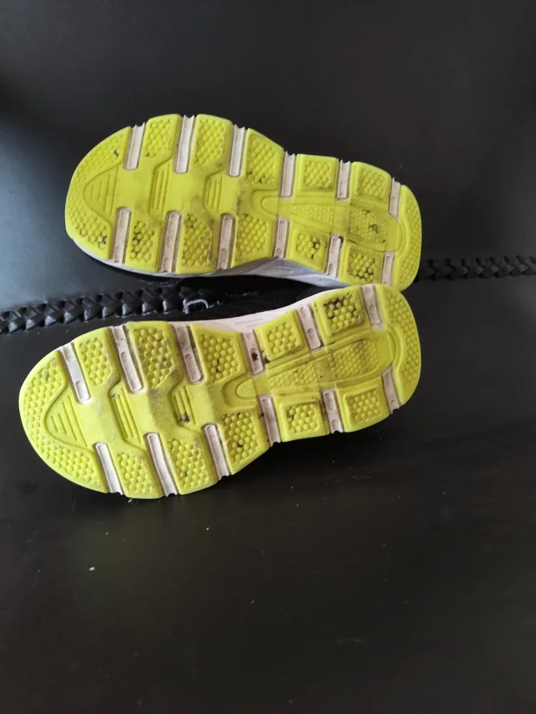 Toddlers' Black & Neon Yellow Sneakers Size 8 image indicator(2)