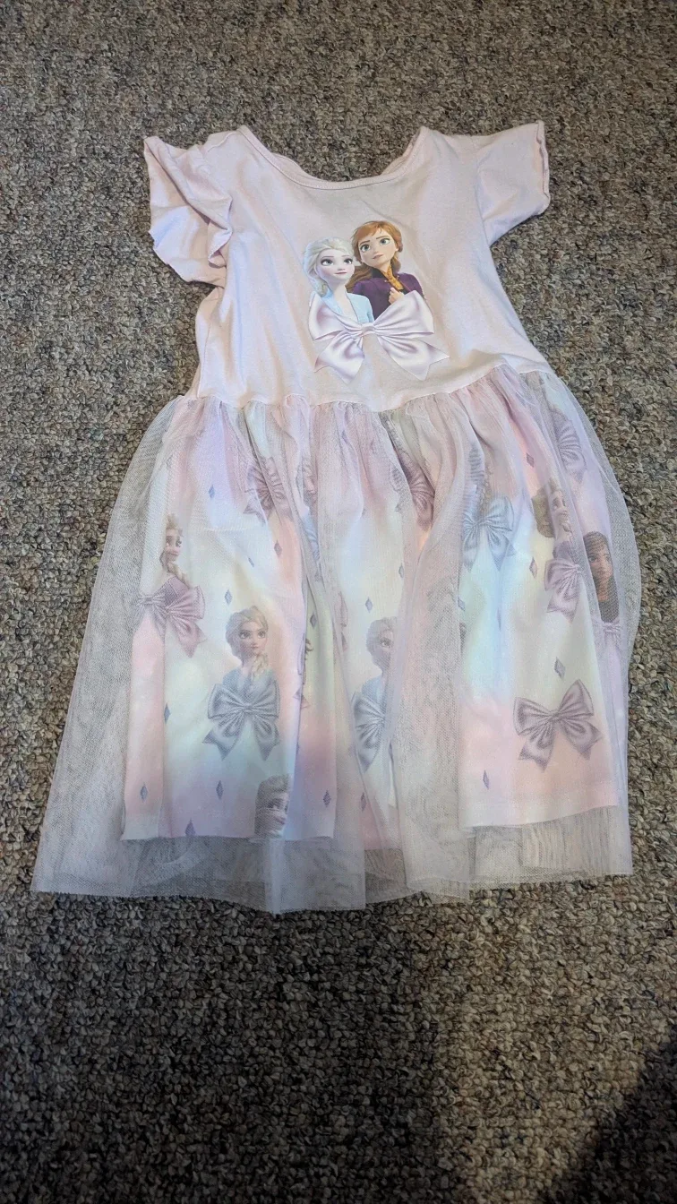 Frozen themed dresses image indicator(2)