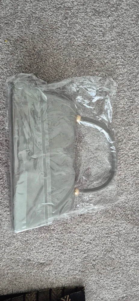 Kendall & James Grey Handbag-NEW image indicator(2)