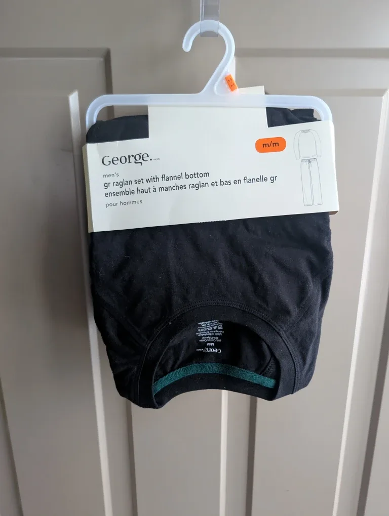 BNWT Mens sz med sleep set