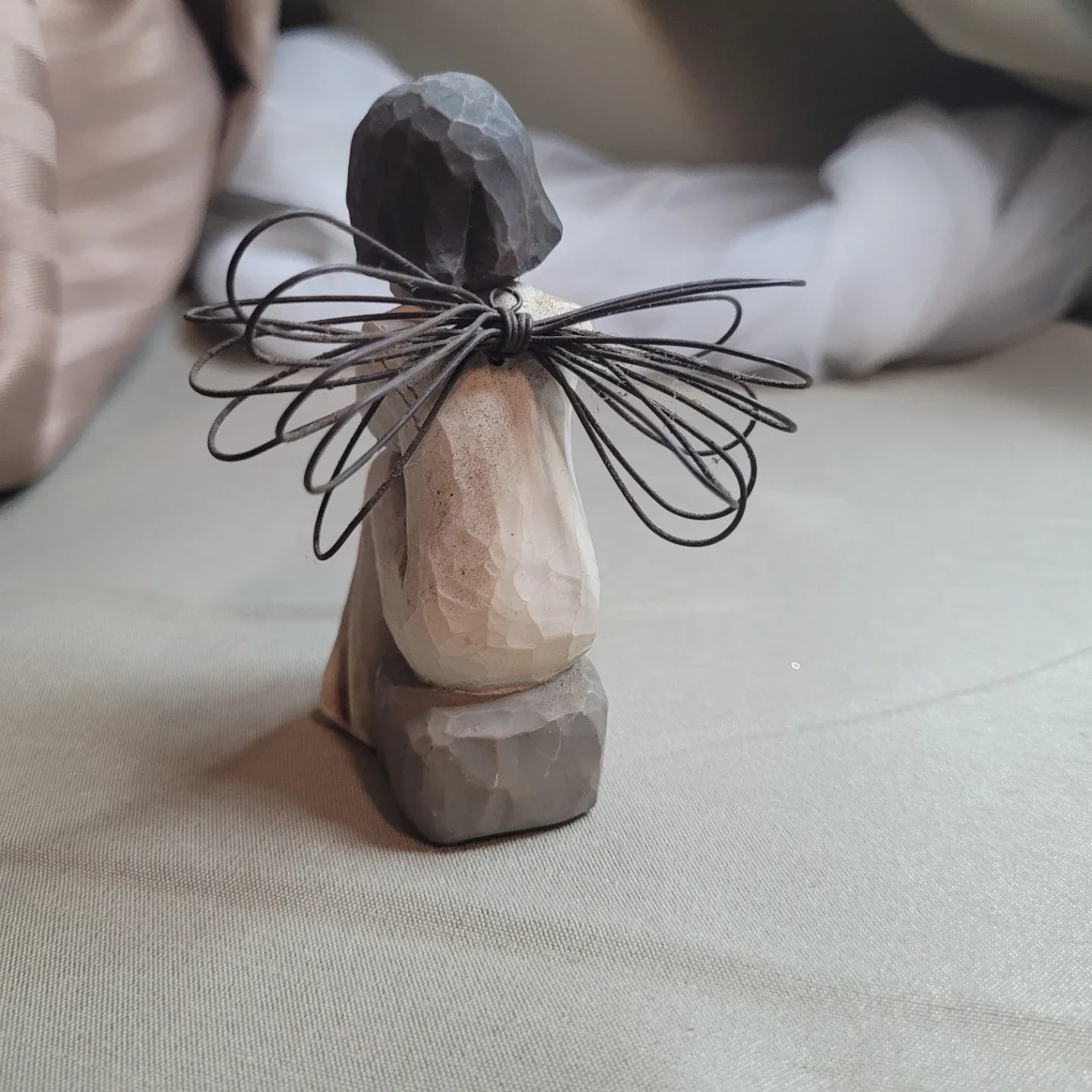 3 1/2" Willow Tree “Angel of Caring“ Figurine image indicator(4)