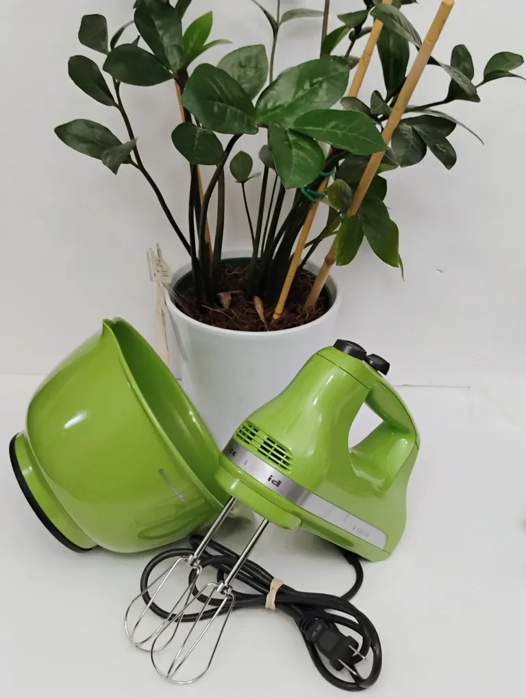 KitchenAid 5-Speed Hand Mixer Model: KHM512 GA +  2.5 Qt Bowl . image indicator(2)