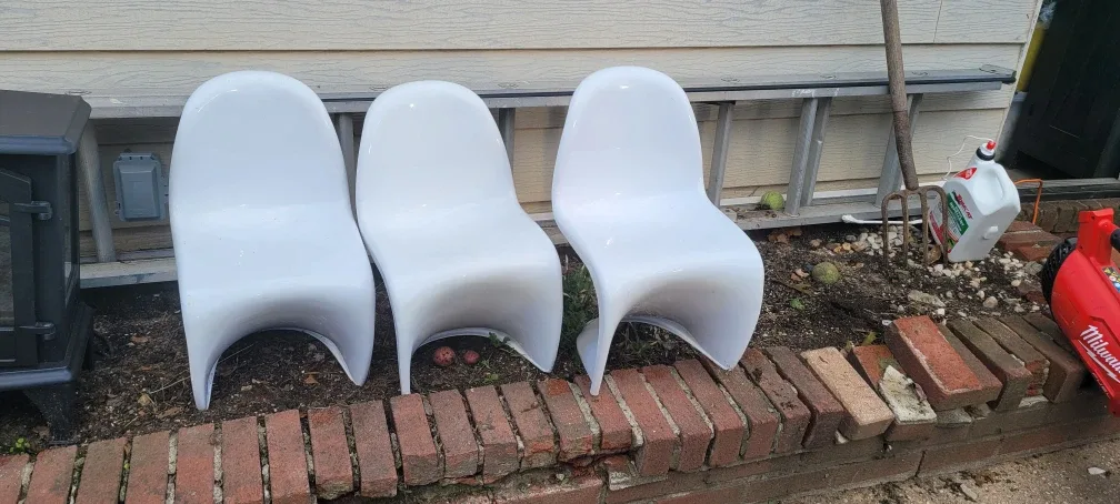Set of 3 White Tulip Chairs