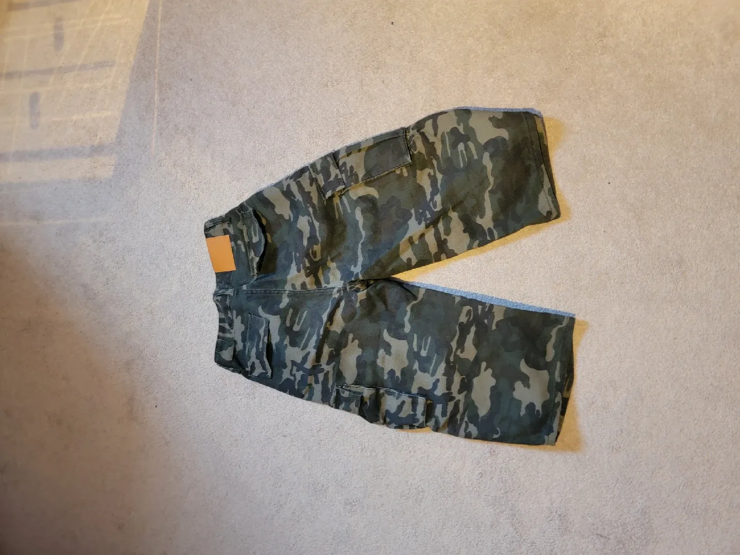 Women's Camo Denim Mid-Length Pants image indicator(2)