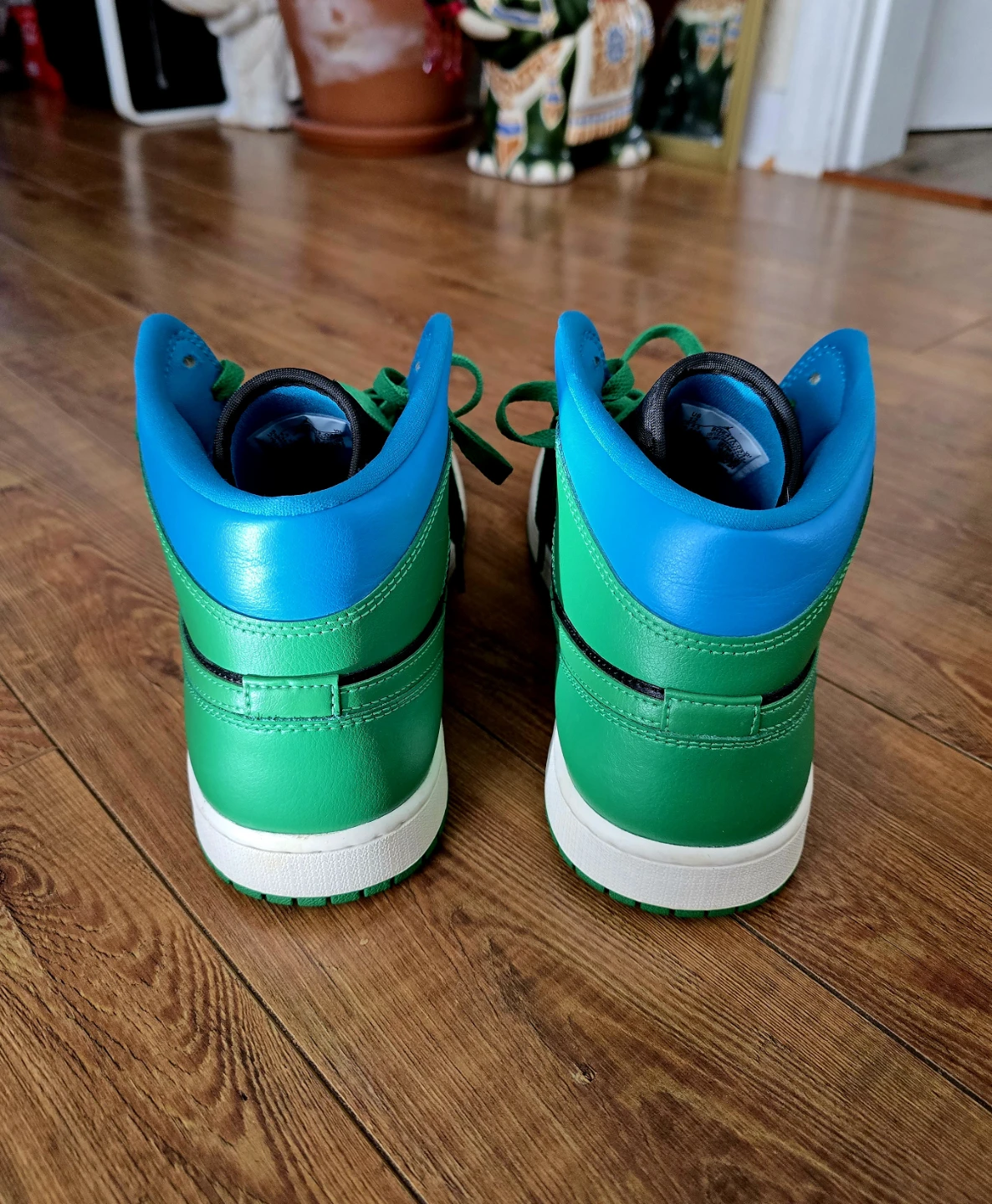 Jordan 1 Mid "Lucky Green Aquatone" - photo 4