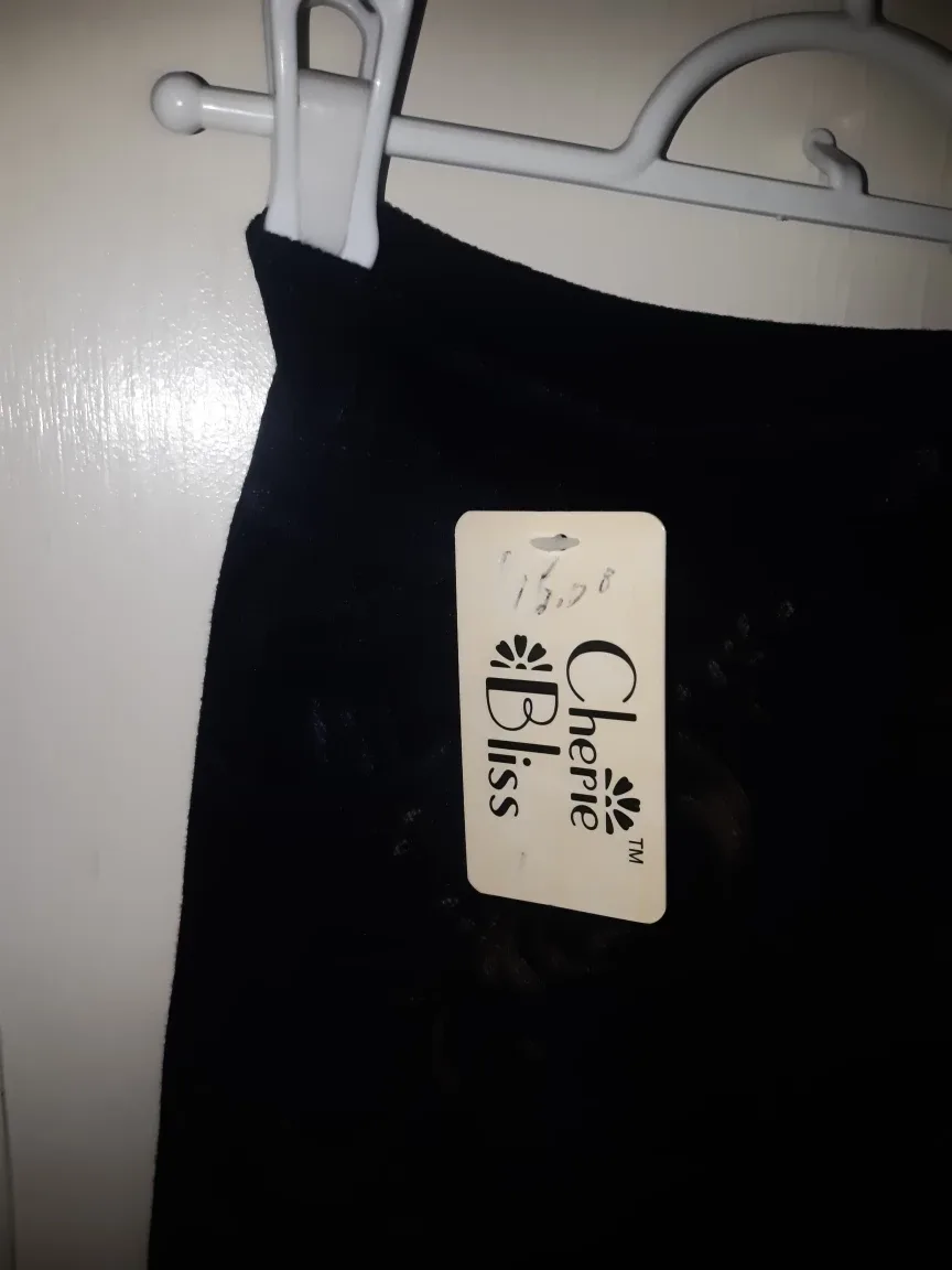 Cherie Bliss Black Floral Leggings image indicator(3)