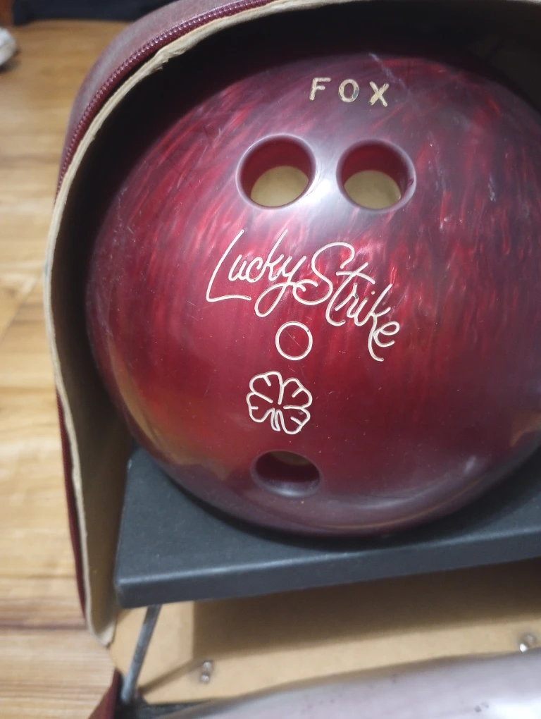 FOX Lucky Strike Bowling Ball