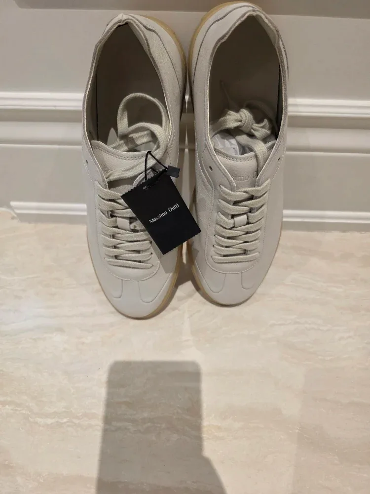 Massimo Dutti Leather Sneakers - New with Tags image indicator(4)