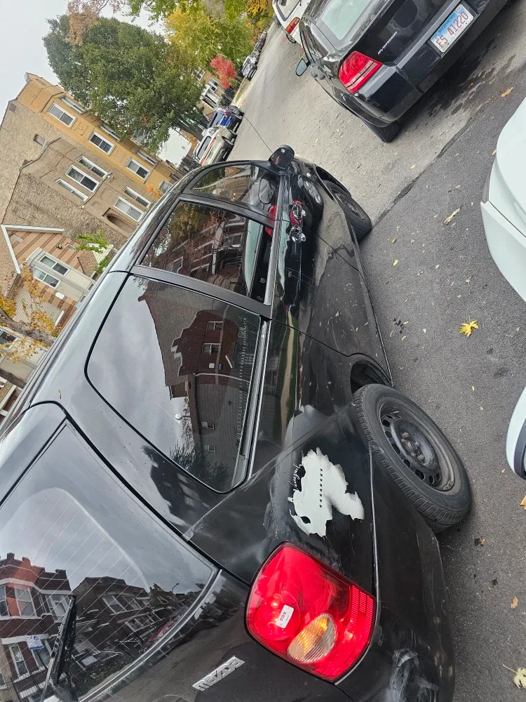 Mazda MPV Minivan - Black image indicator(3)