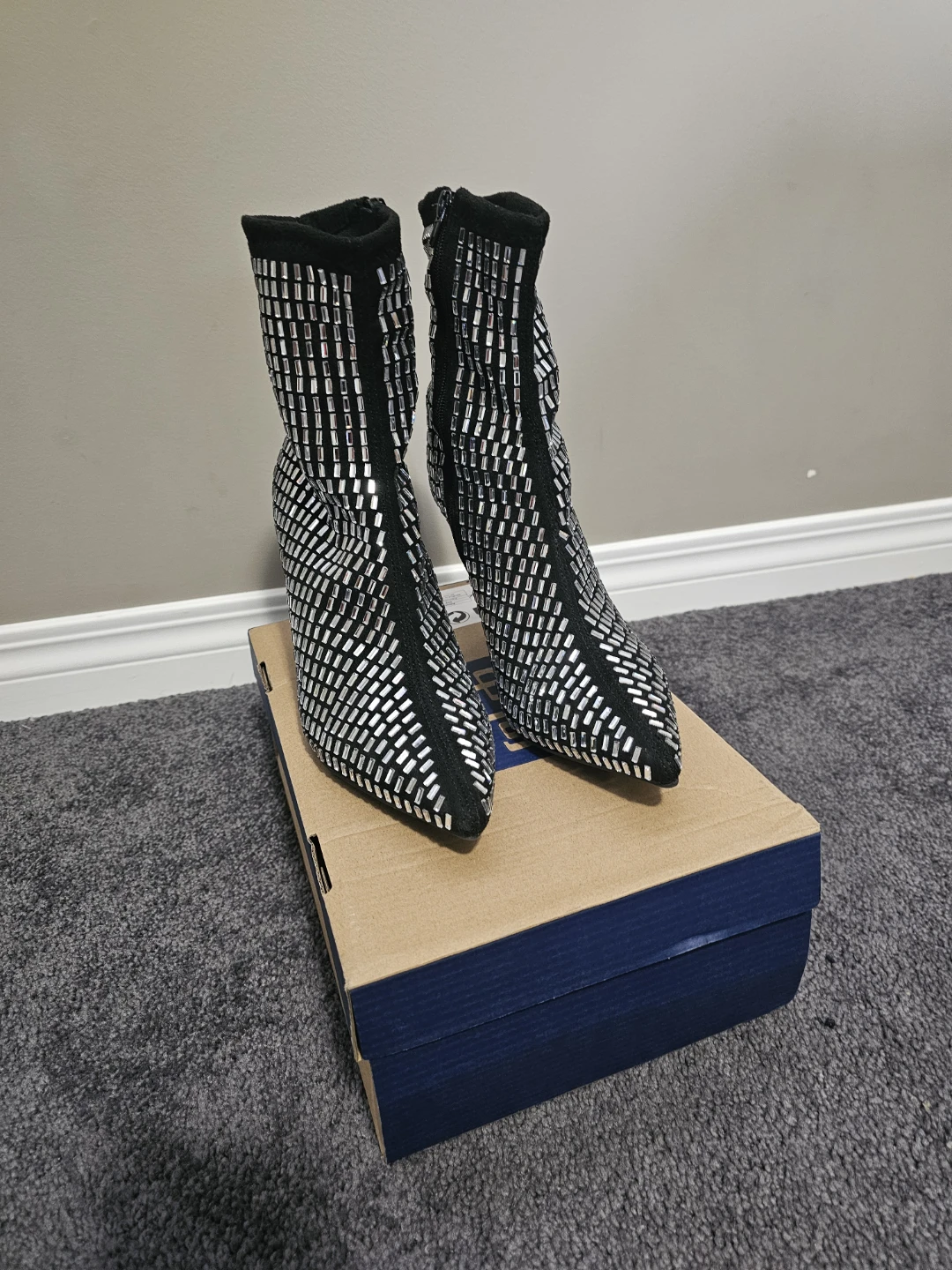 Black & Silver Ankle Boots - Size 9 - photo 4