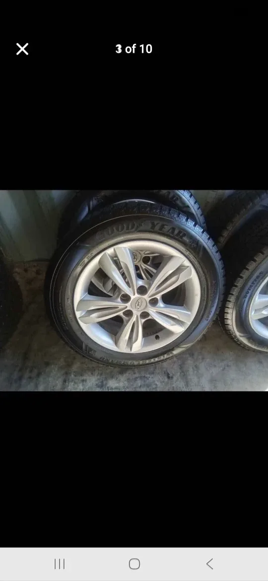 Hyundai Wheels with Goodyear Winter Tires image indicator(9)