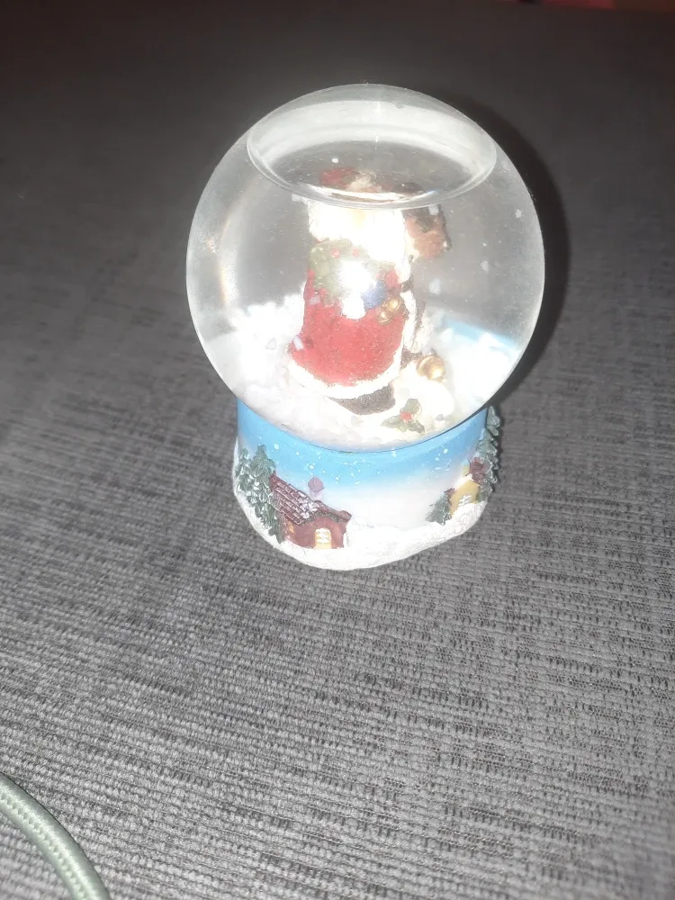 Santa Snow Globe pick up only in st.albert