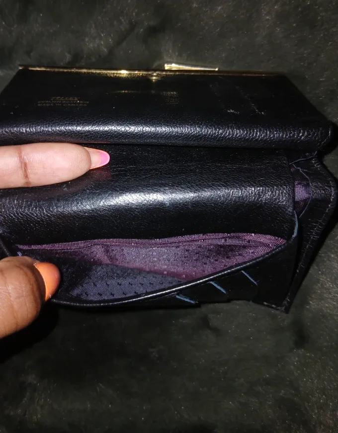 Tilley English Goatskin Leather Wallet - Made in Canada image indicator(5)