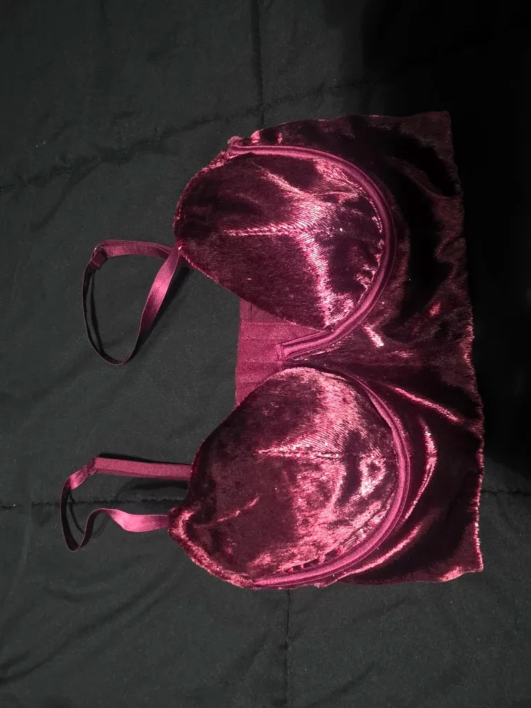 Victoria's Secret Very Sexy Balconet Bra 34C image indicator(2)