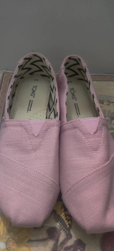 TOMS Pink Canvas Shoes - Women's Size 7 image indicator(7)