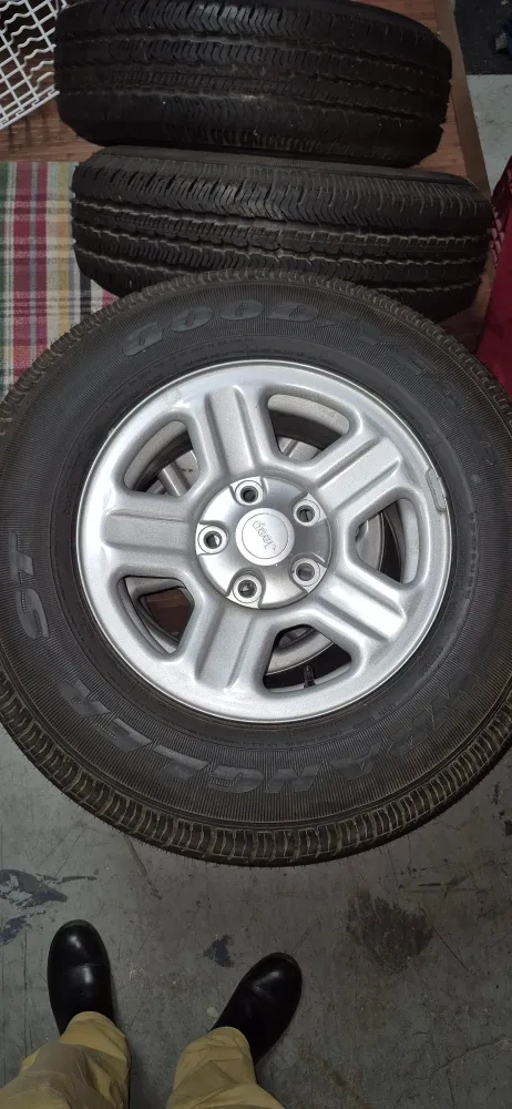 Goodyear Wrangler P225/75R16 Tires image indicator(2)