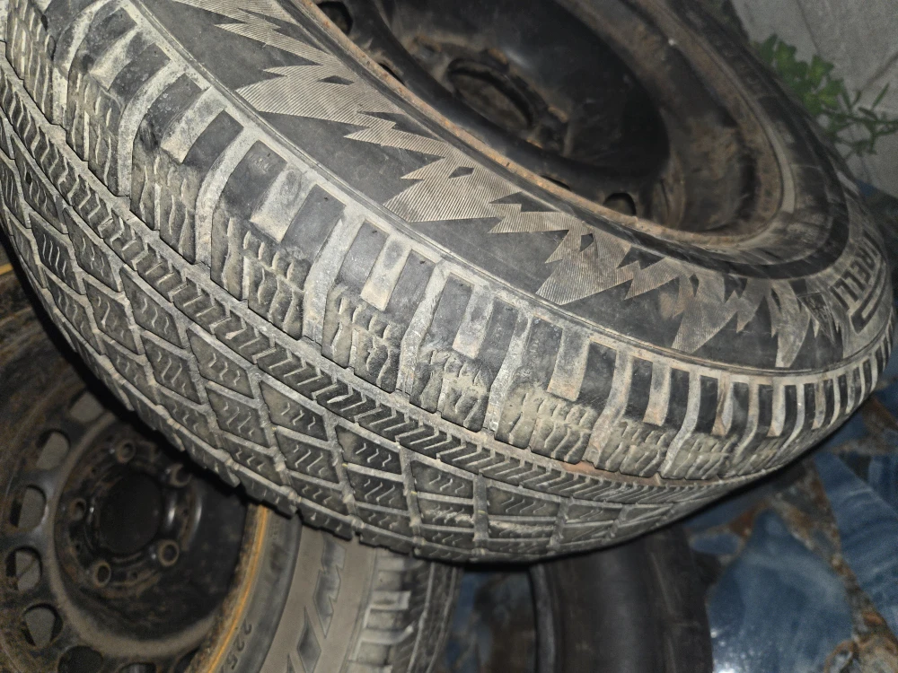 Pirelli 225/60 R15 winter Tires