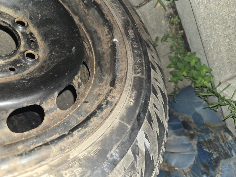 Pirelli 225/60 R15 winter Tires - photo 4