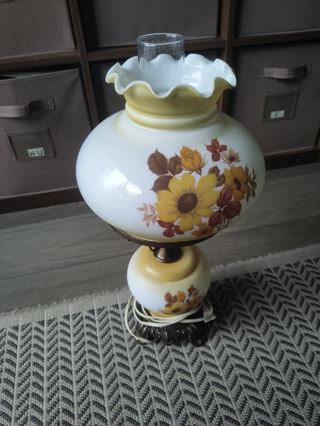 Vintage Floral Table Lamp image indicator(3)