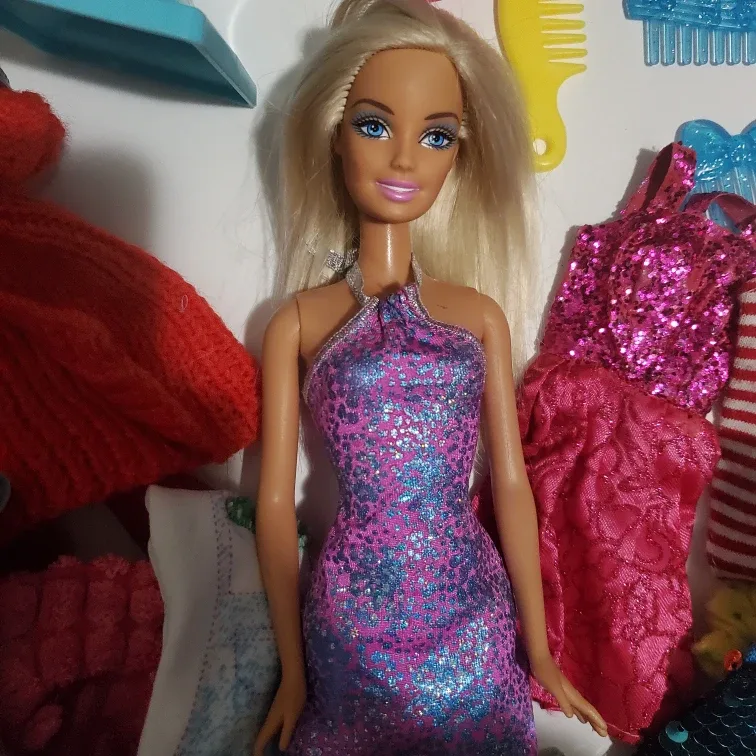 Barbie and Clothing/Accessories Lot #Cleanout image indicator(6)