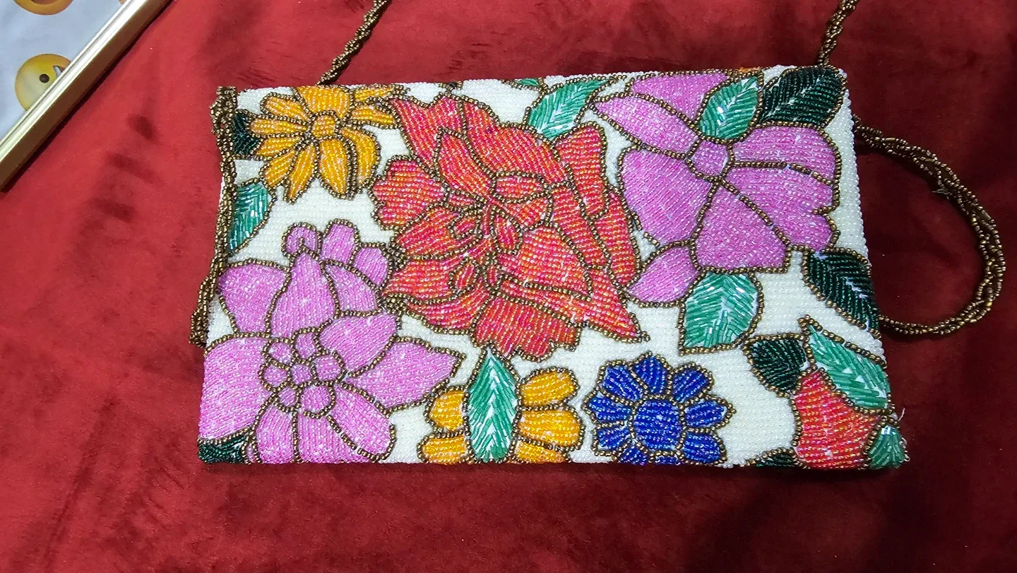Beaded Clutch Purse image indicator(4)