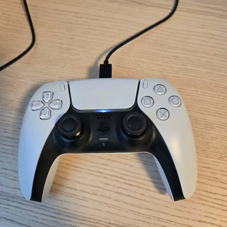 PS5 (no scam). disc. CLEAN. playstation 5 console image indicator(3)