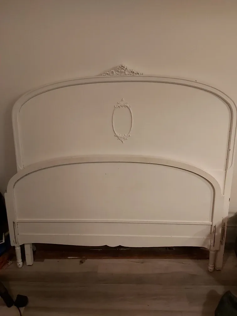 Antique White Bed Frame image indicator(3)