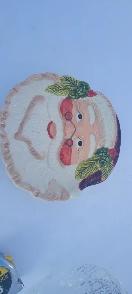 Nantucket Home Santa Face Plate Set