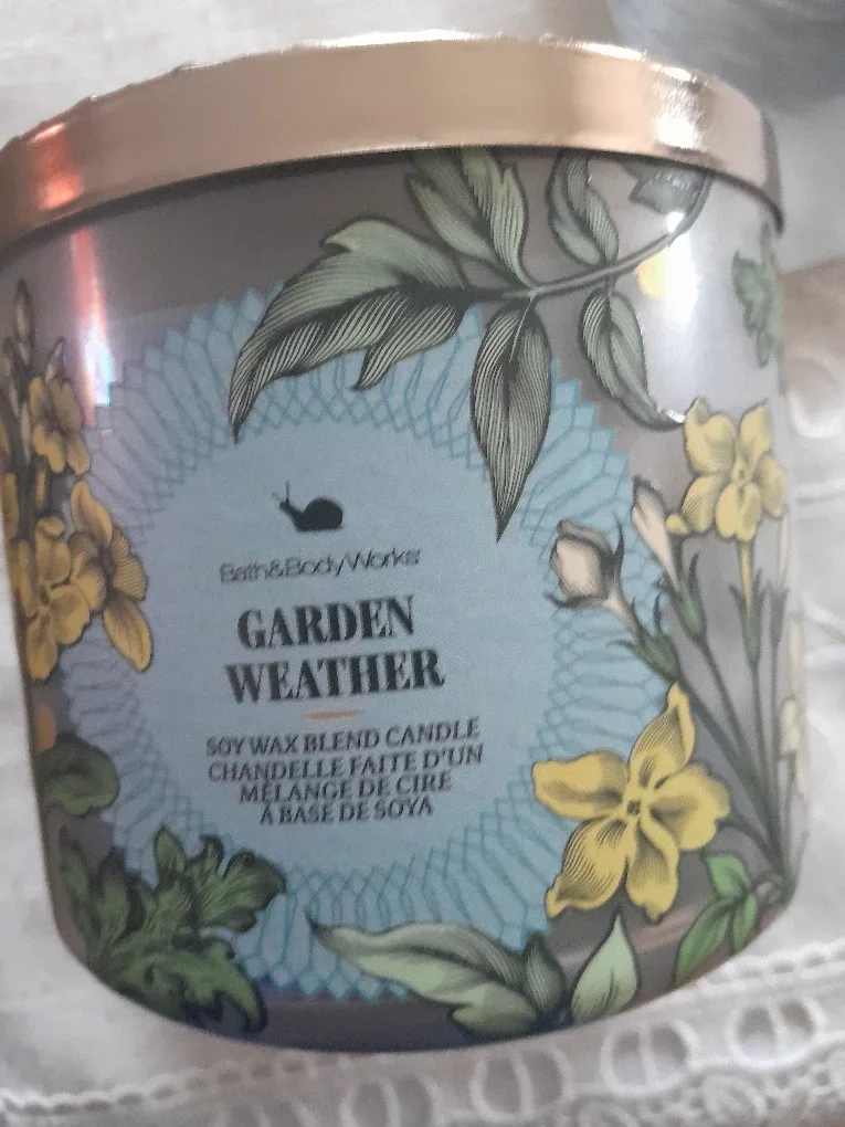 Bath & Body Works Garden Weather Candle