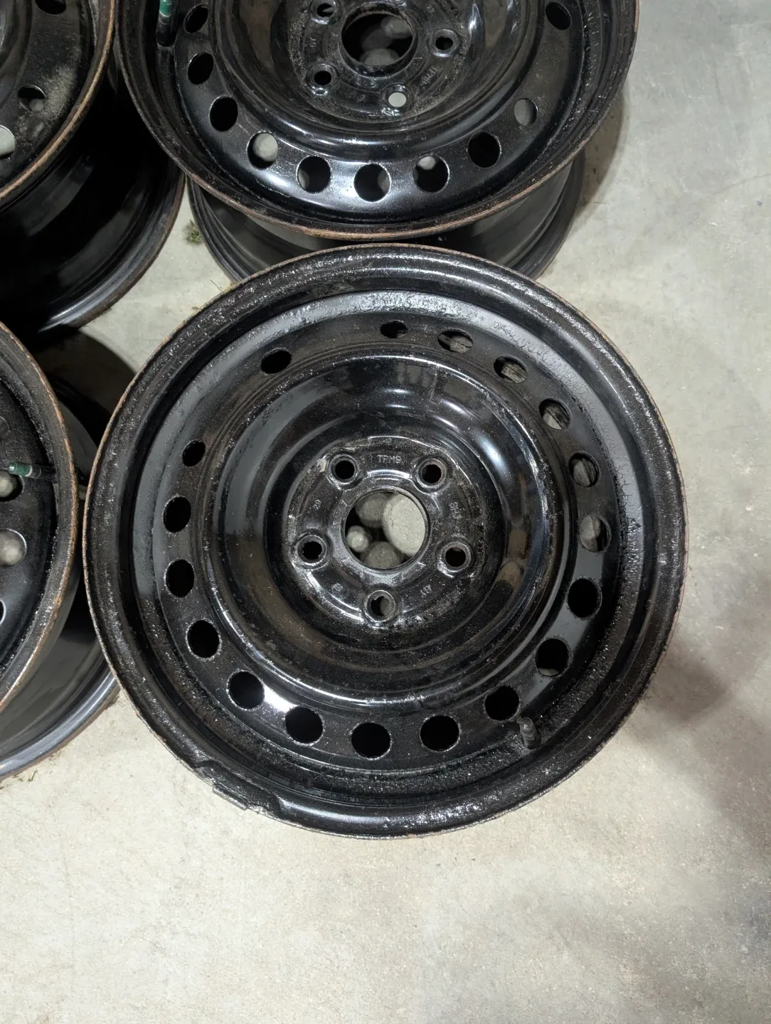 (4)-16 Inch Steel Rims 5x120 Off 2008 Honda Odyssey TPMS Sensors image indicator(2)