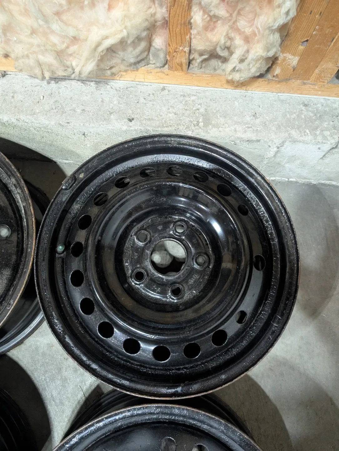 (4)-16 Inch Steel Rims 5x120 Off 2008 Honda Odyssey TPMS Sensors image indicator(4)