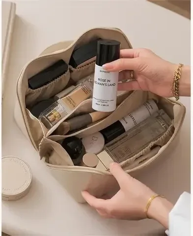 _arge Capacity Multi-functional Makeup Bag image indicator(2)