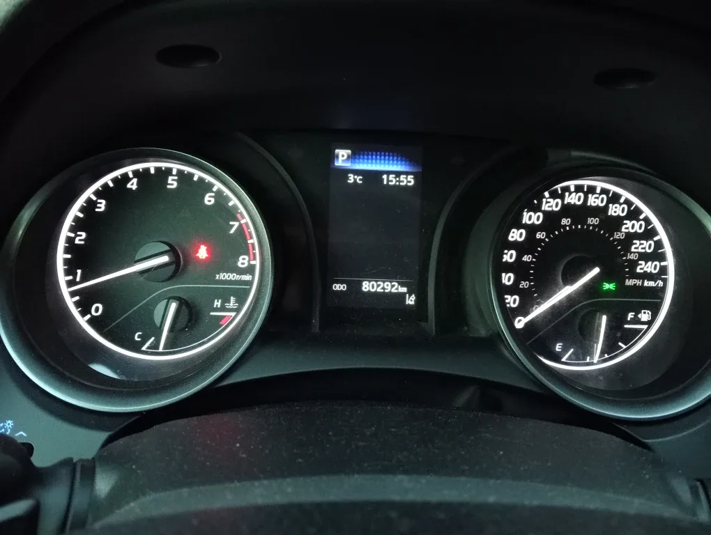 Toyota Camry - Black Interior, 80292 km