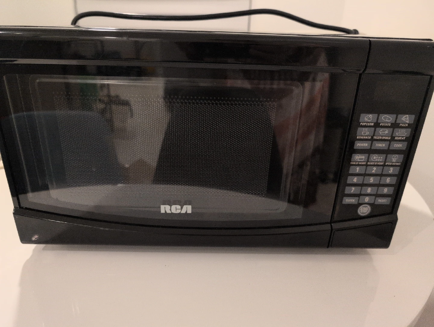 RCA Black Microwave Oven