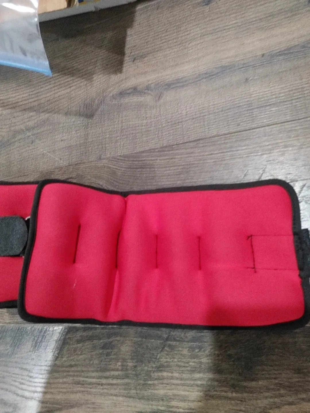 🥕PAIR OF ADJUSTABLE VELCRO 5 LBS. ANKLE/ WRIST WEIGHTS image indicator(2)