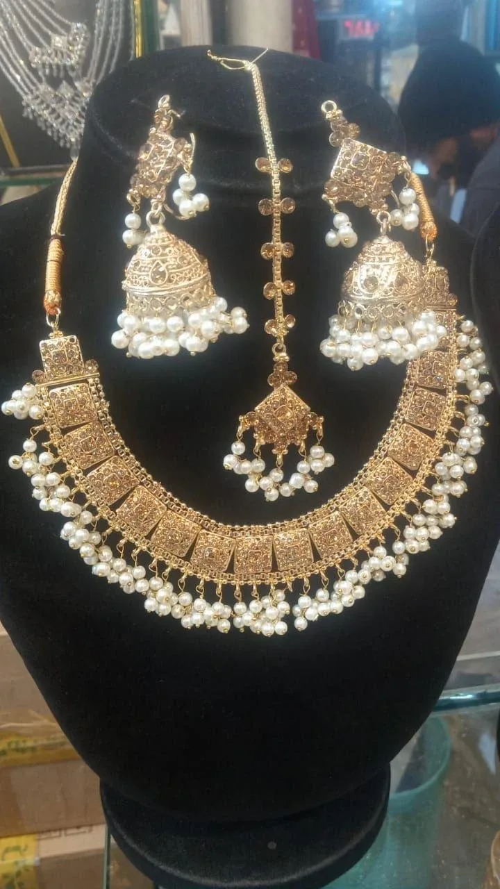 Indian/Pakistani Jewellery Set image indicator(5)