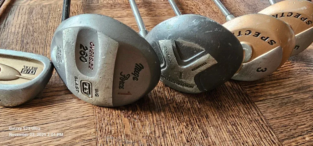 Assorted Golf Club Set image indicator(8)