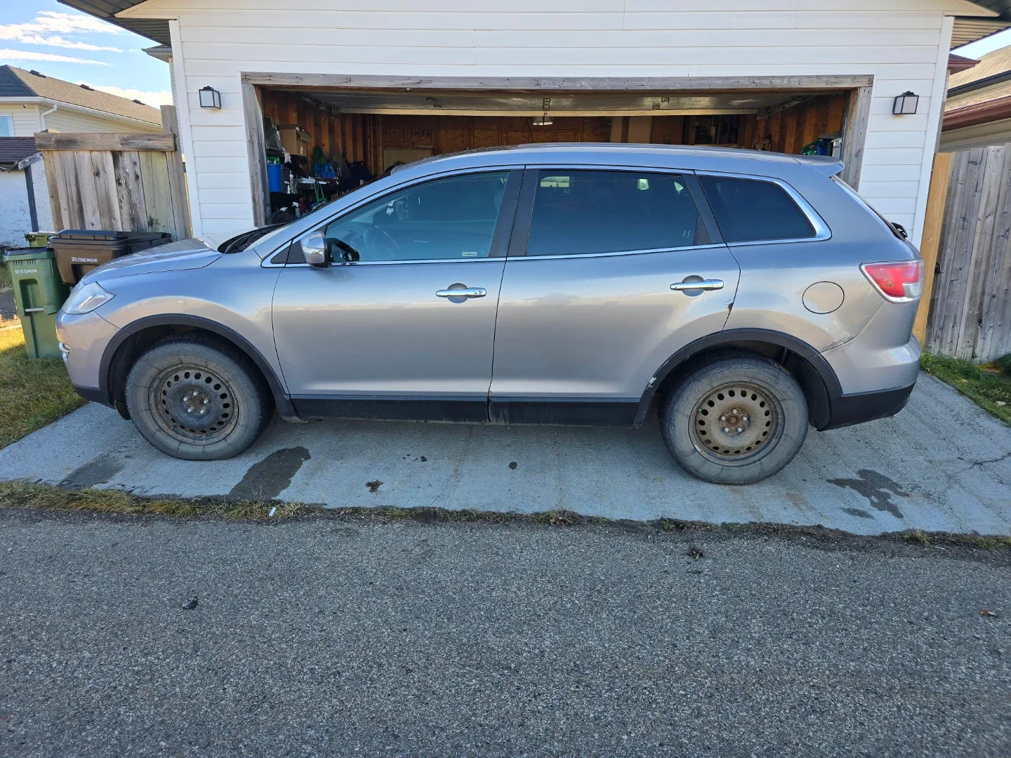 Mazda CX-9 SUV image indicator(2)