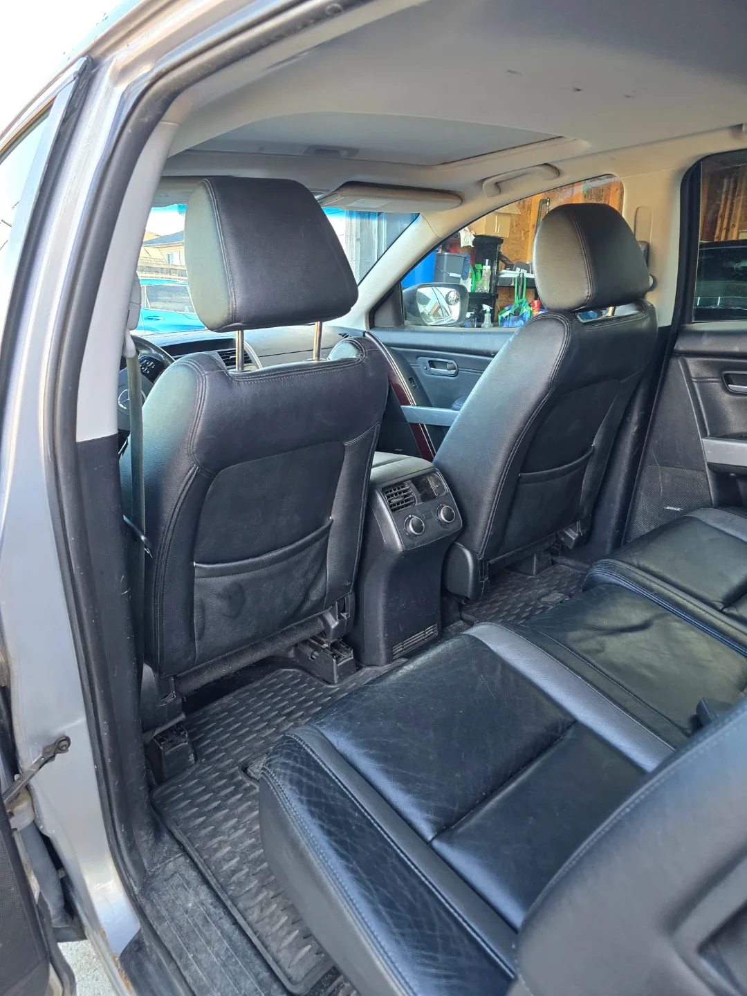 Mazda CX-9 SUV image indicator(6)