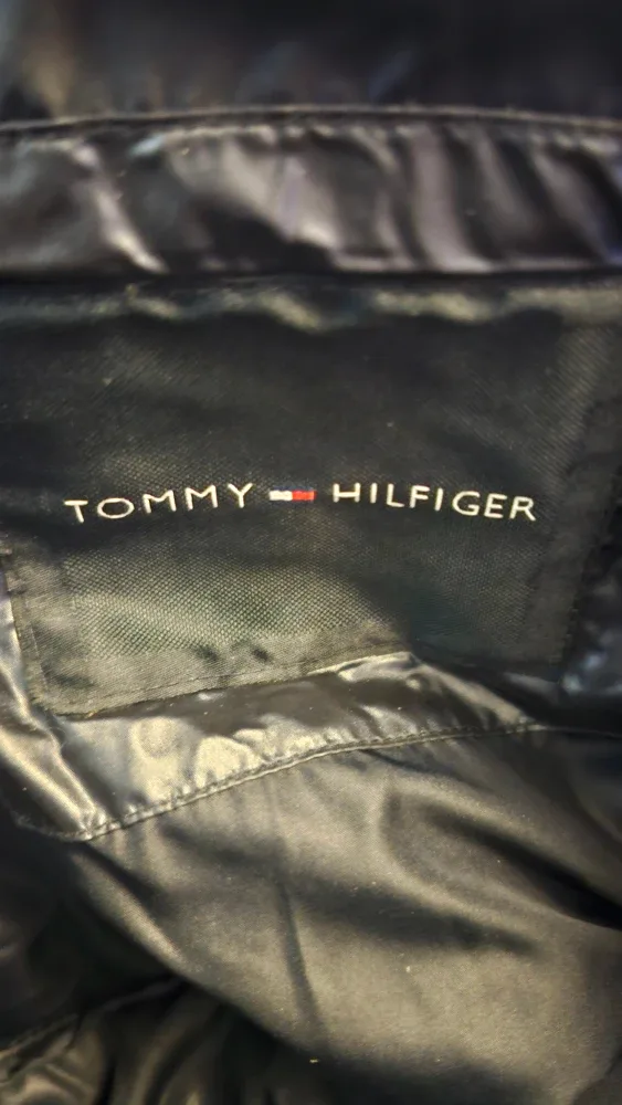 Tommy Hilfiger Puffer Jacket - Size L image indicator(3)