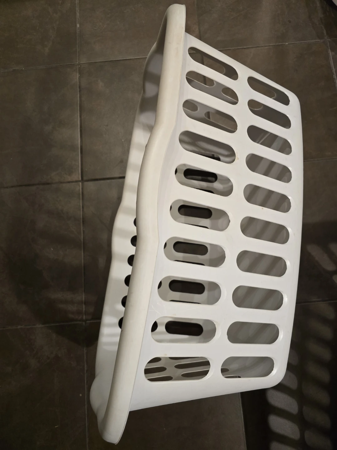White Plastic Laundry Basket - photo 2