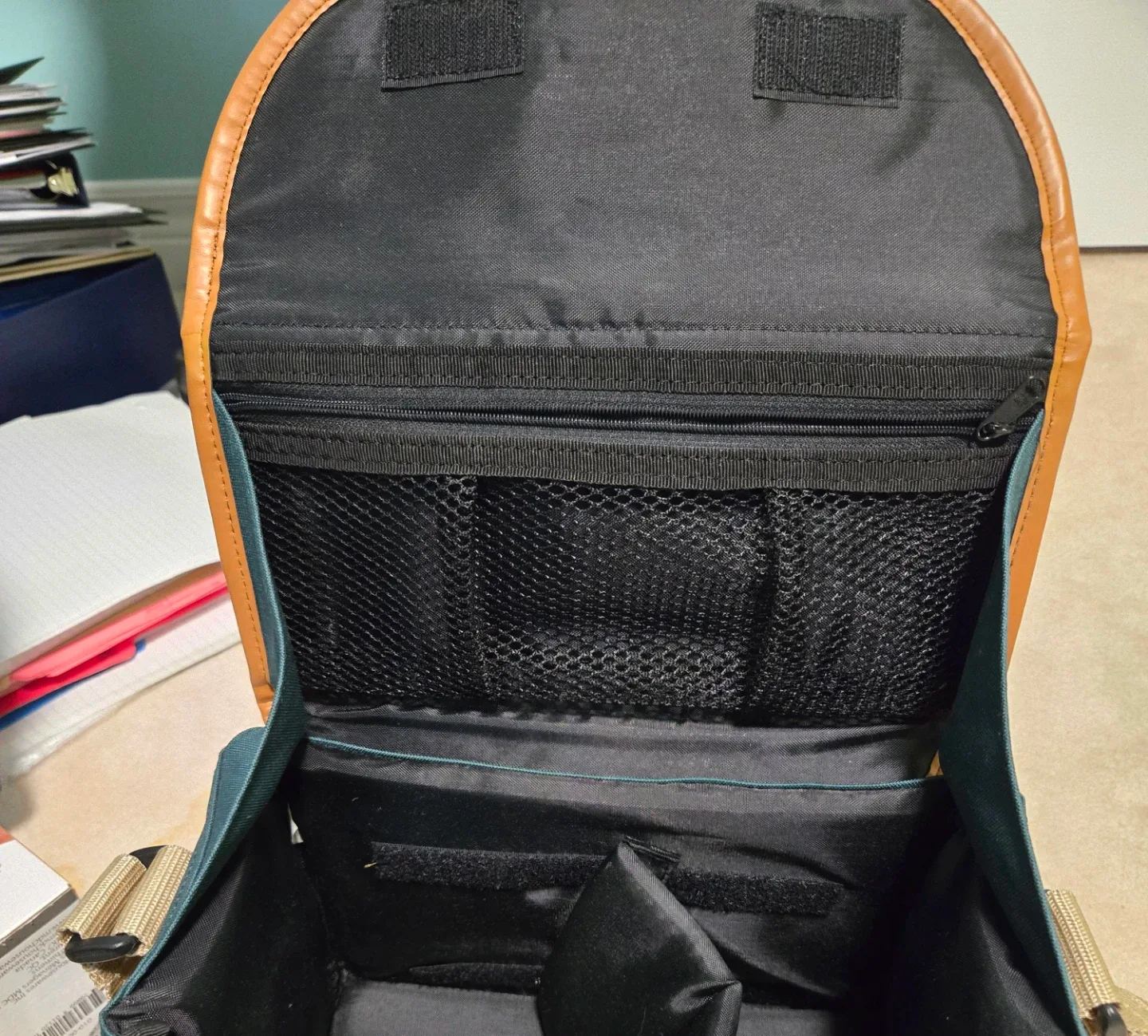 Minolta Camera Bag - Green & Brown image indicator(2)