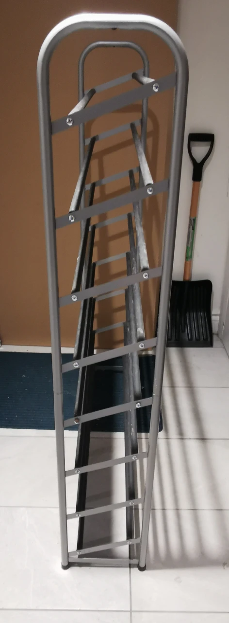 Metal Shoe Rack - Great Condition - photo 2
