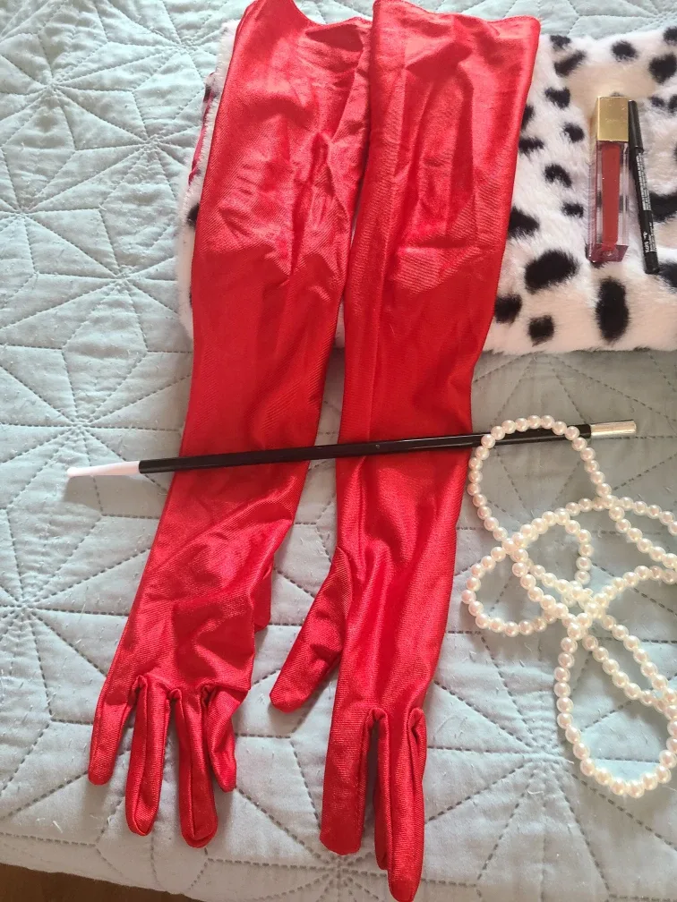 Cruella Deville Costume Set image indicator(4)