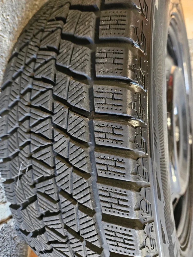 205/55/16, 5 x 114.3 Honda Civic winter tires and rims image indicator(6)